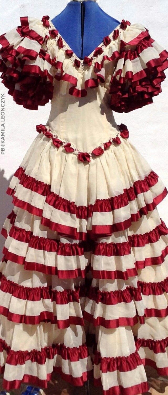 40s Mexican Fashion, Spanish Ruffle Dress, Mexican Clothes Traditional, Traditional Ecuadorian Dress, Traditional Spanish Clothing Women, Traditional Chilean Clothing, Latin American Traditional Clothing, Spanish Dresses Traditional, Traditional Latin American Clothes