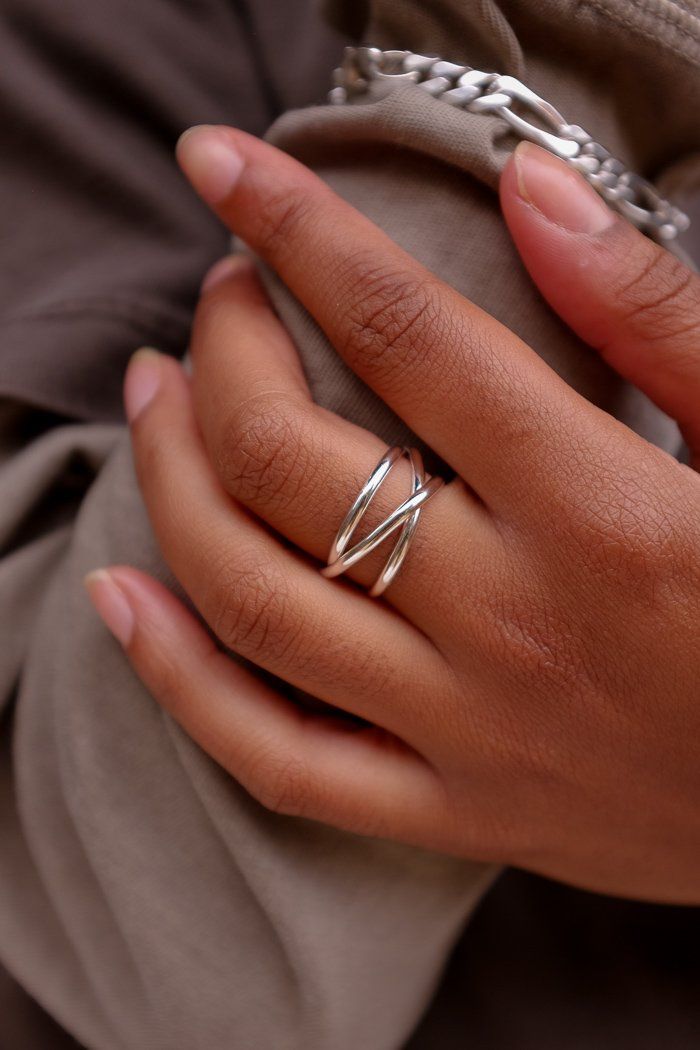 Infinity Spiral ring 14k gold. This ring is fun but classic enough to wear every day. It is minimal and easy to pair with your other rings and jewelry. Available in 14k gold fill , 14k rose gold fill and sterling silver. Handmade in Portland, OR. PIPE AND ROW Plain Silver Rings, Casual Rings, Silver Rings Simple, Silver Ring Designs, Silver Rings With Stones, Spiral Ring, Silver Jewelry Design, Casual Jewelry, Gold And Silver Rings