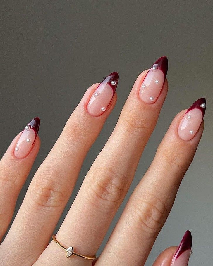 Red And Pearl Nails, Red Minimalist Nails, Red Wine Nails Design, November Nails Almond, Hailey Nails, Cherry Wine Nails, November Nails Ideas, Nail Easy, Business Nails