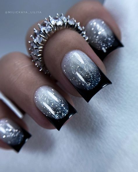 White Black Glitter Nails, Black Nails With Sparkle Tips, Sparkly Black Nail Designs, Jelly Roll Concert Nail Ideas, New Nail Designs 2024, Black And Silver Wedding Nails, Silver Manicure Ideas, Sparkly Chrome Nails, Black And Silver Glitter Nails