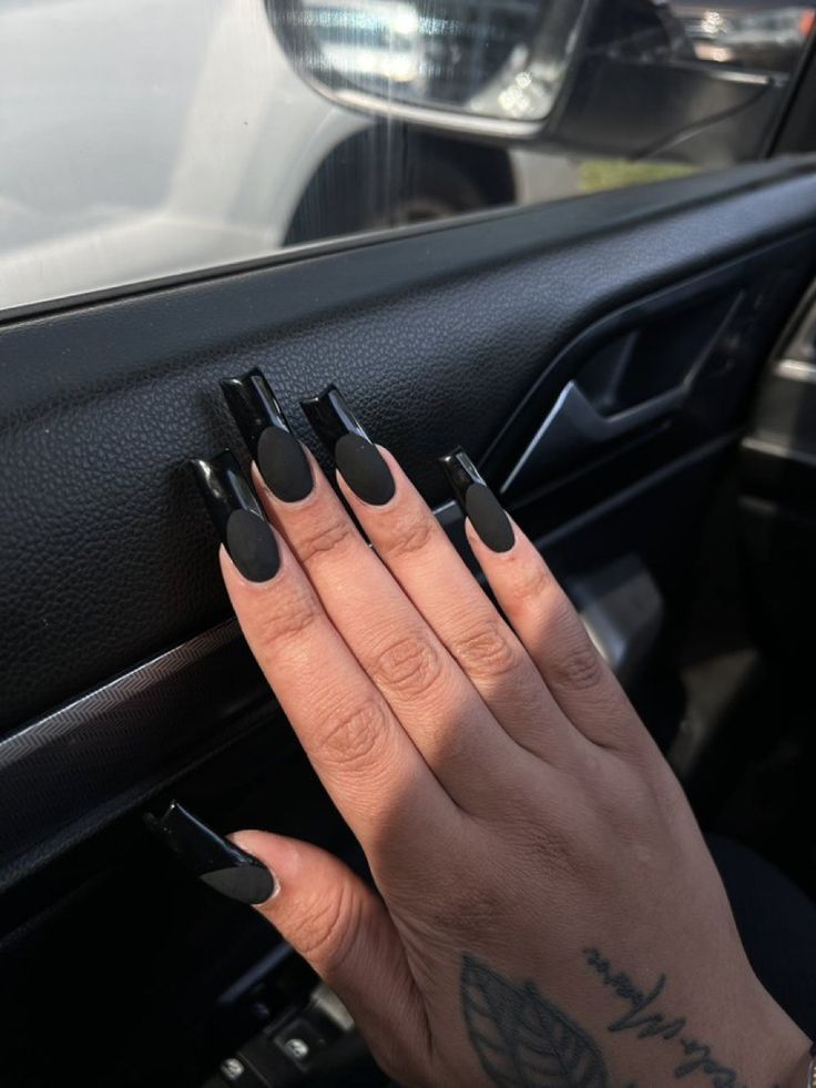 Black Nails Square Medium, Full Black Nails, Two Tone French Tip Nails, Black French Manicure, Black Acrylic Nails, Hard Nails, Gel Nails Diy, Simple Acrylic Nails, French Acrylic Nails