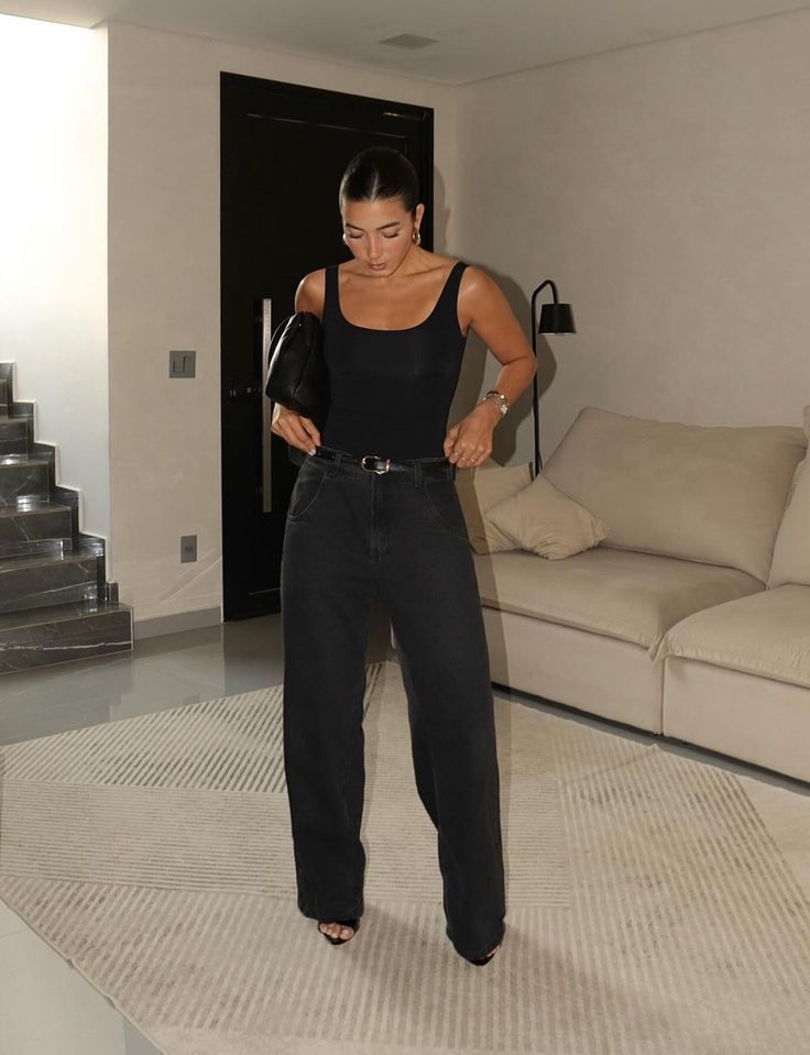 Fashion Inspo Outfits Going Out, Black Pants Outfit Night Out, Night Out Outfit Black Jeans, Sleek All Black Outfit, Baggy Jeans Party Outfit, Tomboy Nightclub Outfit, Classy Night Out Outfits For Women, Black Jeans Outfit Going Out, Cool Going Out Outfits Night Out