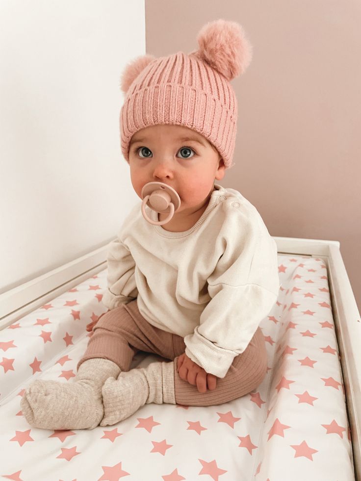 6 Month Old Winter Outfits, 10 Month Old Outfits, Hailey Williams, Baby Girl Clothes Winter, Newborn Baby Tips, Baby Ootd, Newborn Girl Outfits, Lex Luthor