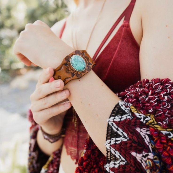 This Sleek Western Leather Cuff Bracelet In Camel Is Crafted From 100% Leather And Features A Turquoise Stone Button Closure. Its Simple Yet Classic Design Adds The Perfect Touch Of Sophistication To Any Outfit. 9.5" Length Tech Bracelet, Summer Cruise, Simple Bangle, Leather Cuff Bracelet, Rodeo Cowboy, Bohemian Vibes, Boho Leather, Turquoise Cuff, Beaded Anklets