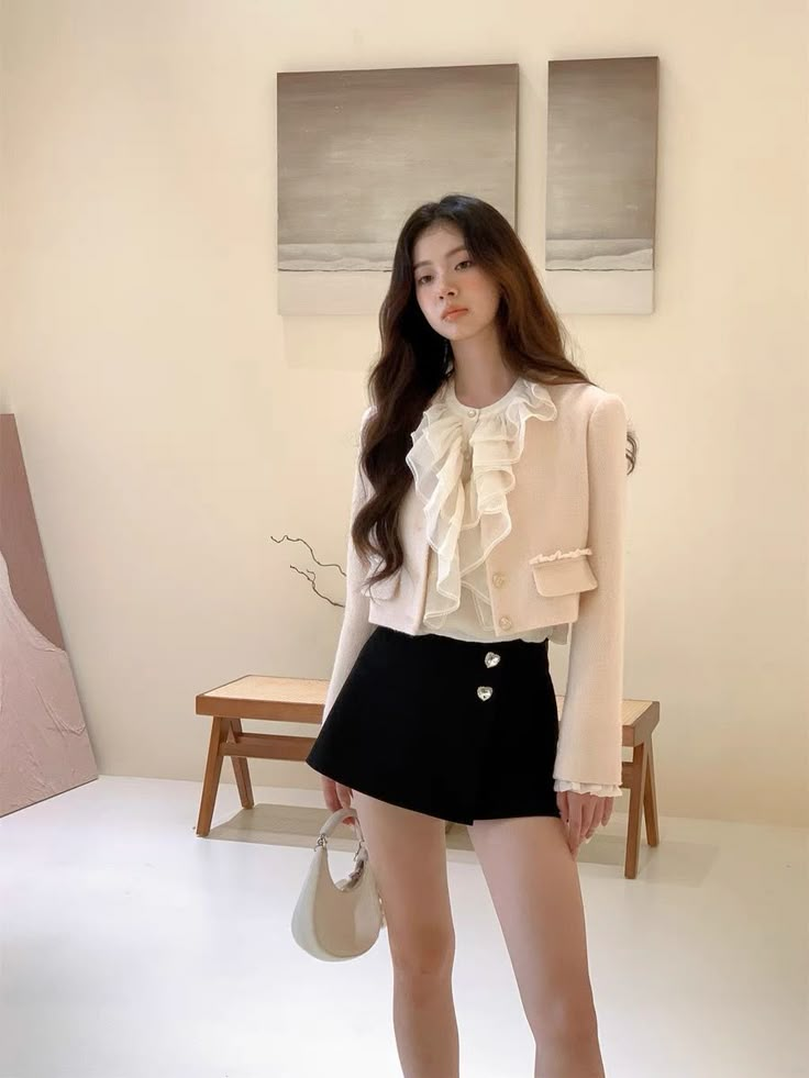 Classy Going Out Outfits, White Outfits For Women, Neat Casual Outfits, Clothes Korean Style, Fashionista Clothes, Workwear Fashion, 가을 패션, Work Outfits Women, Korean Outfits