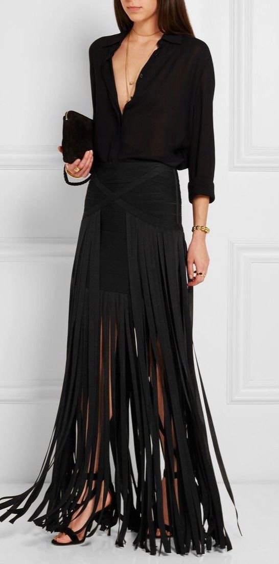 Long Black Fringe Dress, Fringed Skirt Outfit, Black Fringe Skirt Outfit, Long Fringe Skirt, Bandage Dress Outfit, Fringe Dress Outfit, Fringe Skirt Outfit, Fringe Dresses, Illesteva Sunglasses