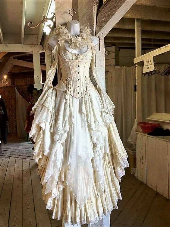 Pirate Wedding, Wedding Dress Patterns, Outfit References, Steampunk Wedding, Formal Fashion, Romantic Goth, Steampunk Costume, Medieval Dress, Fantasy Gowns