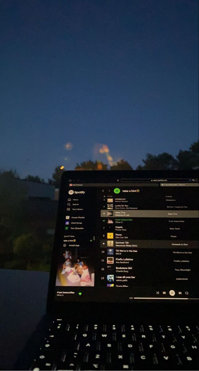 A very long and chill playlist playing at an evening. Computer in front of a window. Chill Asthetic Picture, Indian Playlist Cover, Chill Person Aesthetic, Rest Astethic, Chill Rap Playlist Cover, Chill Music Playlist Cover, Chill Astethic, Chill Spotify Playlist Cover, Chill Life Aesthetic