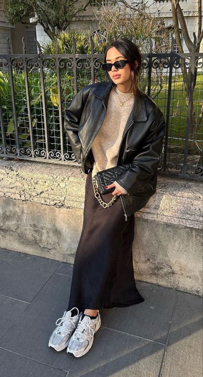 New Balance Autumn Outfit, Black Midi Skirt Graphic Tee Outfit, Work Pants Boots Outfit, Slim Turtleneck Outfit, Europe Fall Fashion 2023, Winter Outfits 23/24, White Dress Outfit Fall, Transitional Autumn Outfits, Europe Winter Outfits 2023