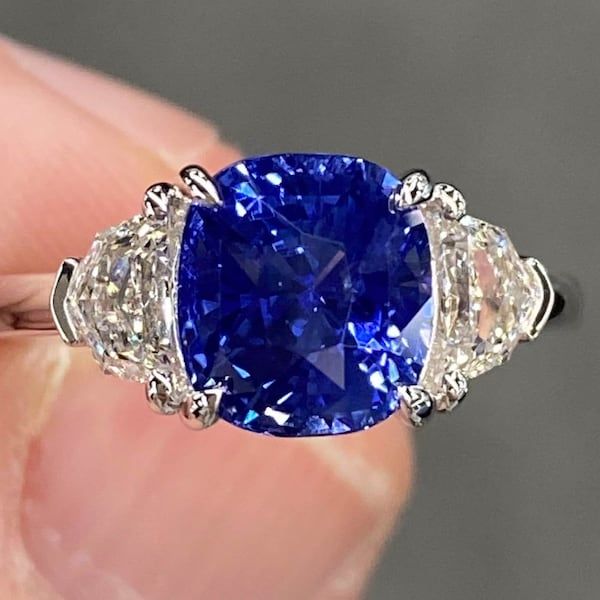 NabatiJewelry - Etsy Italia Sapphire Wedding Ring Set, Antique Engagement Rings Sapphire, Sapphire Wedding Ring, Ceylon Sri Lanka, Sapphire Wedding Rings, Vvs Diamond, Natural Cushions, French Cut, Sapphire Wedding