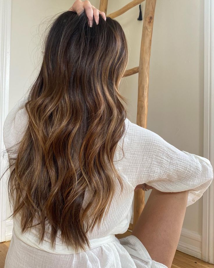 #balayage #brunettehair #haircolor #goldhilights #kerastase Light Brunette Hair, Honey Brown Hair, Brown Hair Looks, Dreamy Aesthetic, Brown Hair Inspo, Brunette Balayage, French Braids, Brunette Hair With Highlights, Balayage Hair Dark