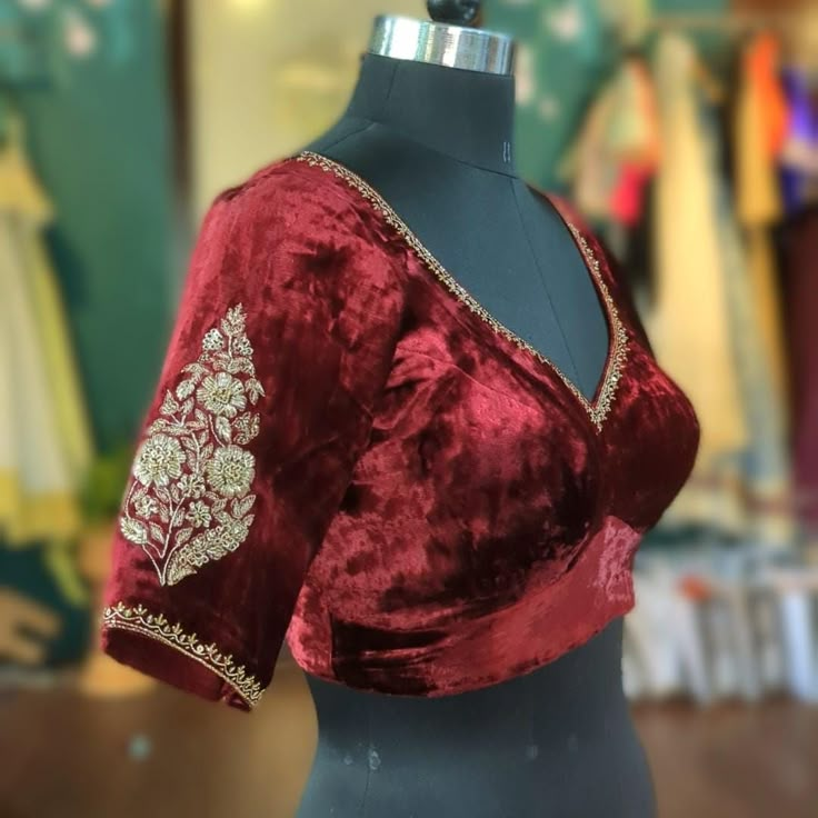 Elegant main velvet blouse with zardosi work -Measurements sheet will be sent to you once you order( Standard sizing also available) -Custom colors available -Work on front, back and sleeves. Please convo me if you're have any specific requirements. Zardosi Blouse Designs Hand Embroidery, Navratri Velvet Dupatta With Zari Work, Festive Velvet Traditional Wear For Diwali, Velvet Wedding Blouse Piece, Anarkali Velvet Traditional Wear With Mirror Work, Velvet Anarkali With Mirror Work, Fitted Velvet Choli With Traditional Drape, Velvet Traditional Wear For Diwali Reception, Festive Fitted Velvet Lehenga