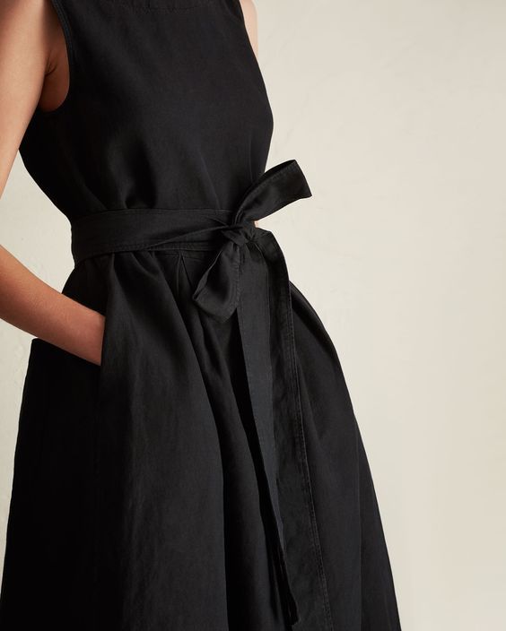 Minimal Stil, Chic Minimalist Style, Minimalist Moda, Twill Dress, Dress Feminine, Dress For Summer, Minimalist Wardrobe, Minimal Chic, Black Linen