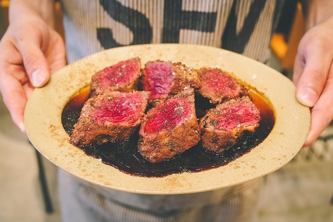 旬の和の食材のイタリアンとナチュールワインが楽しめる活気のあるイタリアンバル！