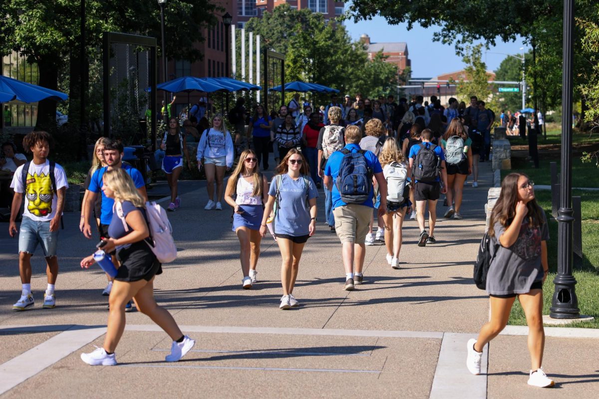 Kentucky students walk down Alumni Commons during the first day of classes on Monday, Aug. 26, 2024, in Lexington, Kentucky. Photo by Sydney Yonker | Staff