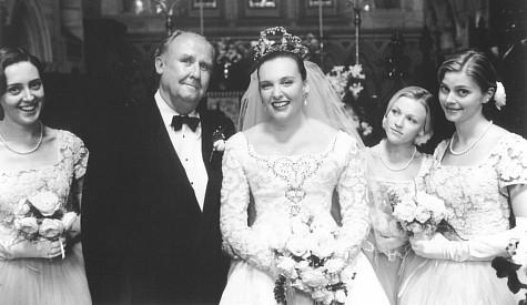 Toni Collette, Roz Hammond, Bill Hunter, Belinda Jarrett, and Sophie Lee in Muriel's Wedding (1994)