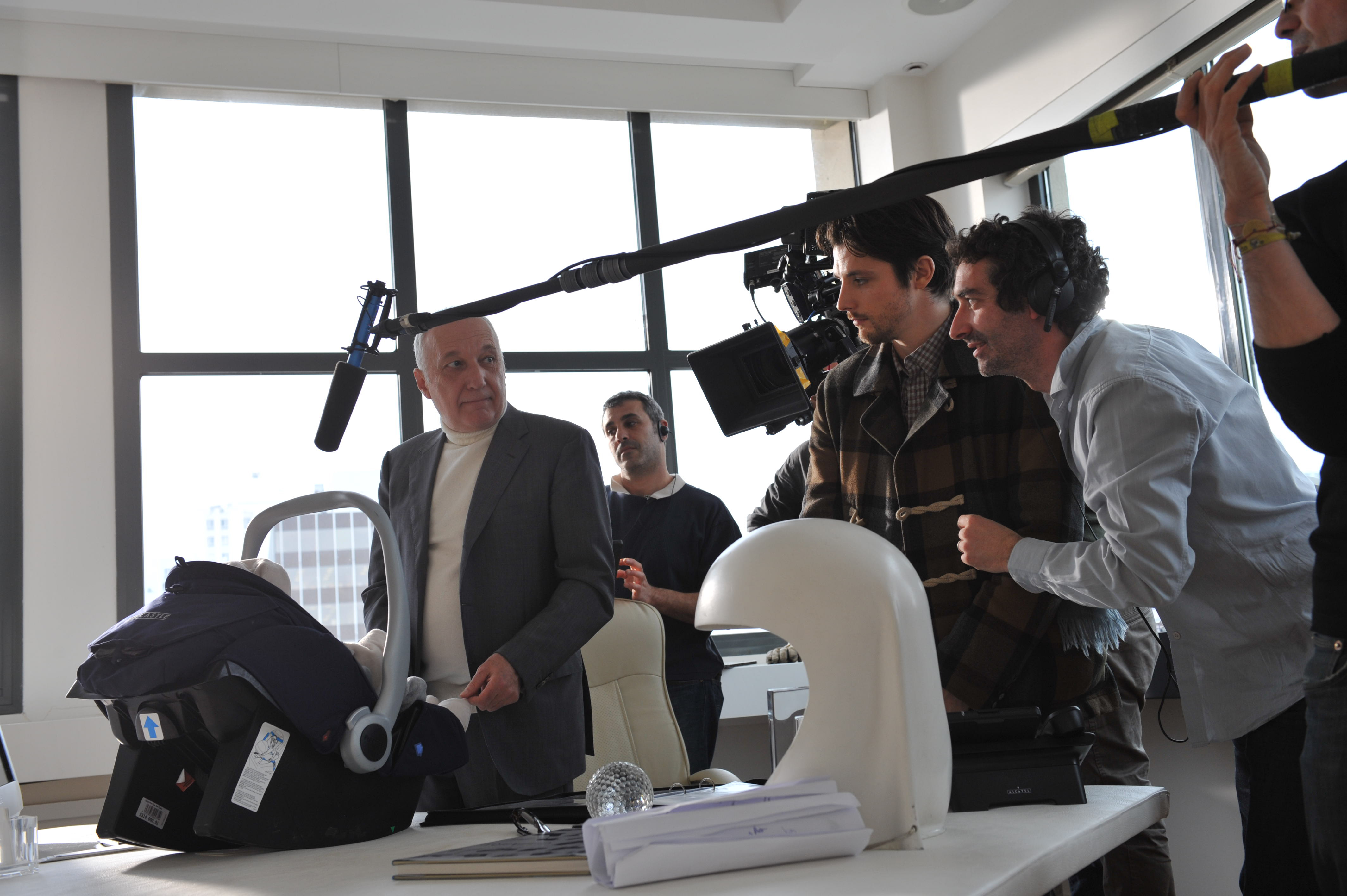 François Berléand, Raphaël Personnaz, and Clément Michel in The Stroller Strategy (2012)