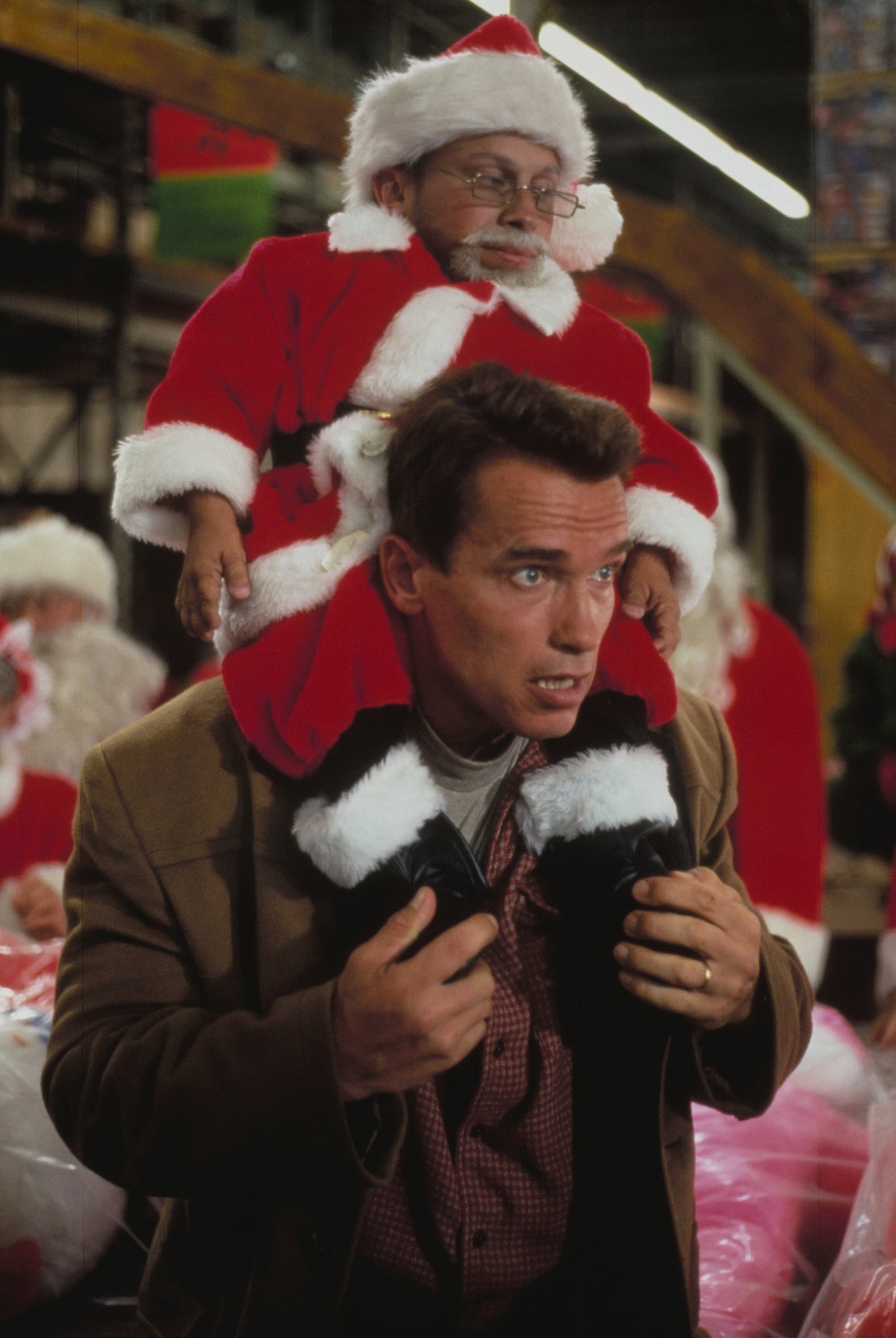 Arnold Schwarzenegger and Verne Troyer in Jingle All the Way (1996)