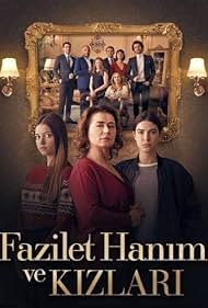 Mahir Günsiray, Nazan Kesal, Deniz Baysal, and Caglar Ertugrul in Mrs. Fazilet and Her Daughters (2017)