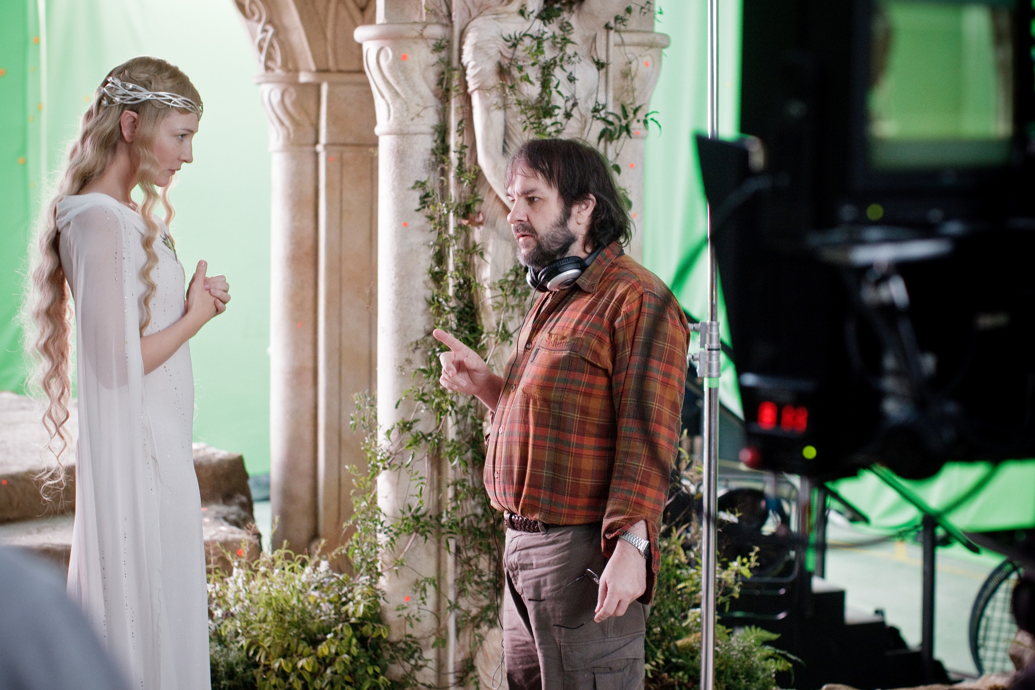 Cate Blanchett and Peter Jackson in The Hobbit: An Unexpected Journey (2012)