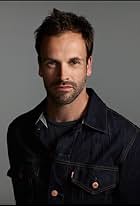 Jonny Lee Miller