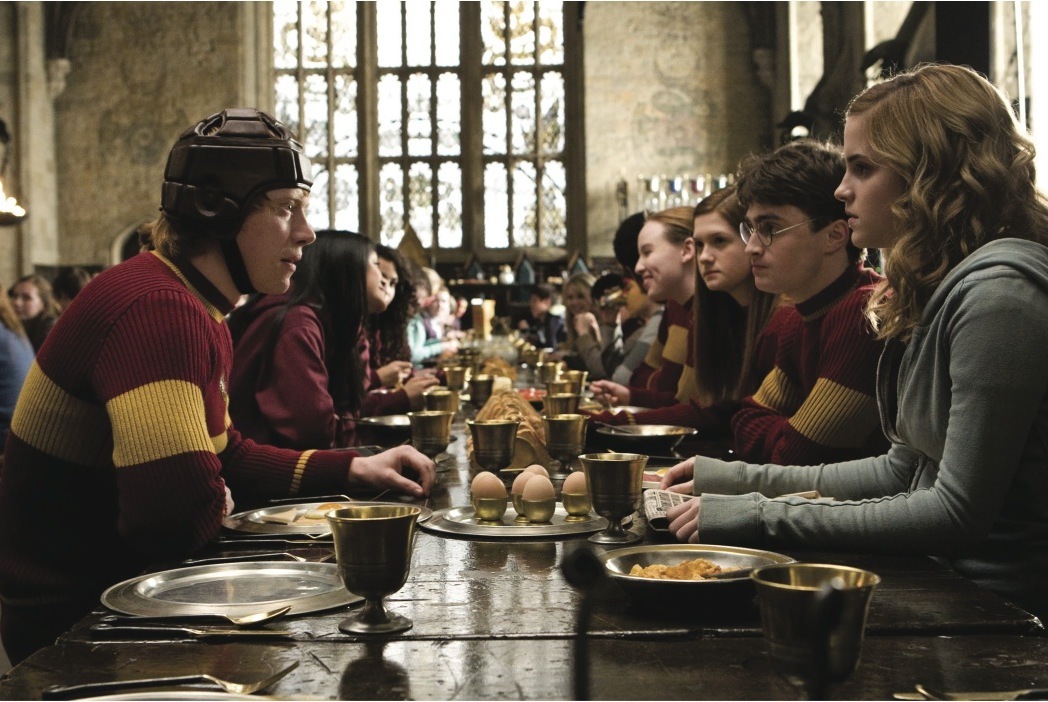 Rupert Grint, Daniel Radcliffe, Emma Watson, Bonnie Wright, and Katy Huxley-Golden in Harry Potter and the Half-Blood Prince (2009)