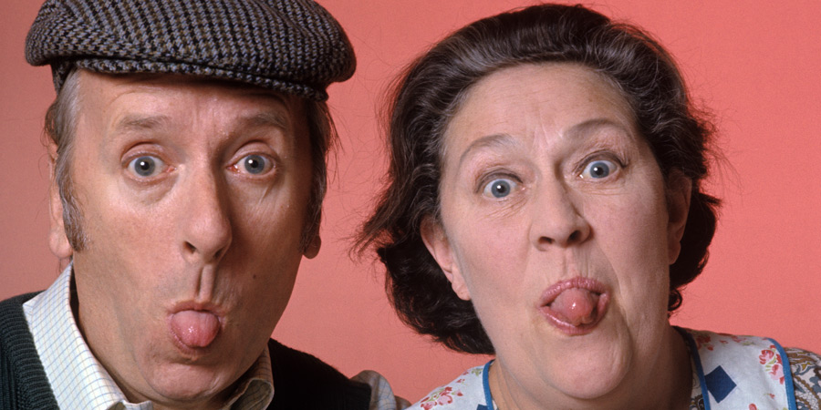 Hugh Lloyd and Peggy Mount in Lollipop Loves Mr Mole (1971)