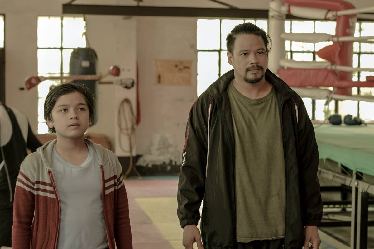 Yul Servo and Noel Comia Jr. in Kiko Boksingero (2017)