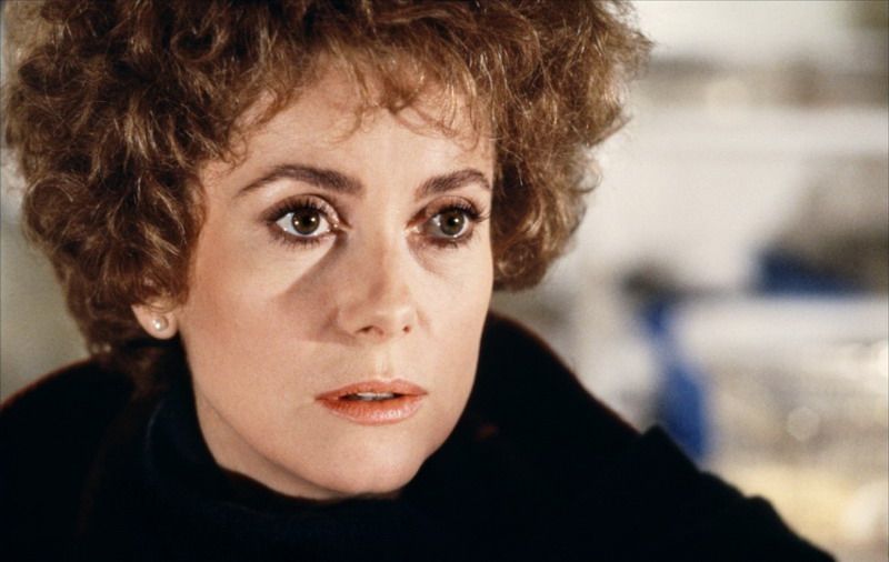 Catherine Deneuve in Agent trouble (1987)