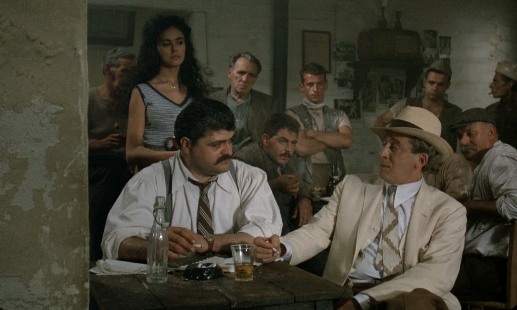 Maria Grazia Cucinotta, Alfredo Cozzolino, and Mariano Rigillo in The Postman (1994)