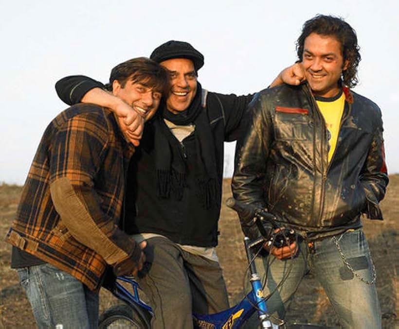 Dharmendra, Bobby Deol, and Sunny Deol in Apne (2007)