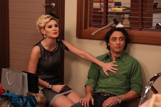 Hande Katipoglu and Gökçe Özyol in What A Charm (2010)