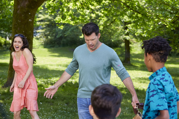 Danica McKellar and Mark Deklin in Love and Sunshine (2019)