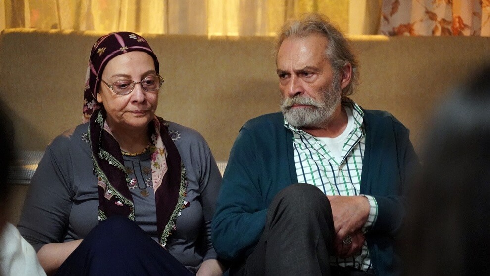 Haluk Bilginer and Ayda Aksel in Baba (2022)