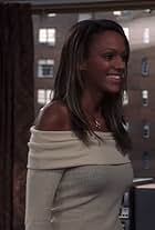 Judith Shekoni in The King of Queens (1998)