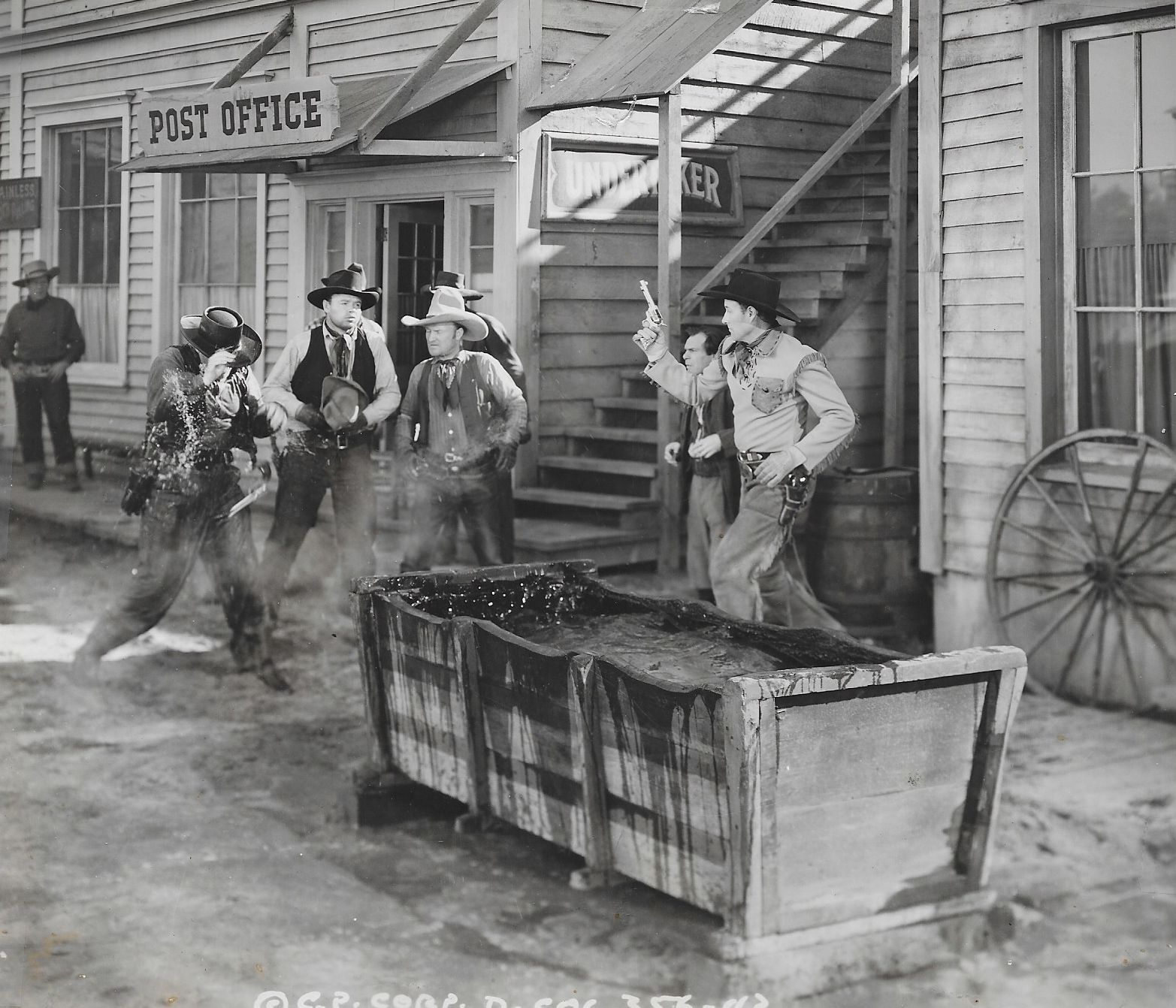 Rick Anderson, Bill Elliott, Joe McGuinn, Art Mix, and Francis Walker in Prairie Gunsmoke (1942)