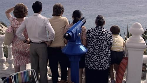 Imanol Arias, Ana Duato, María Galiana, Pablo Rivero, Irene Visedo, and Ricardo Gómez in Cuéntame cómo pasó (2001)