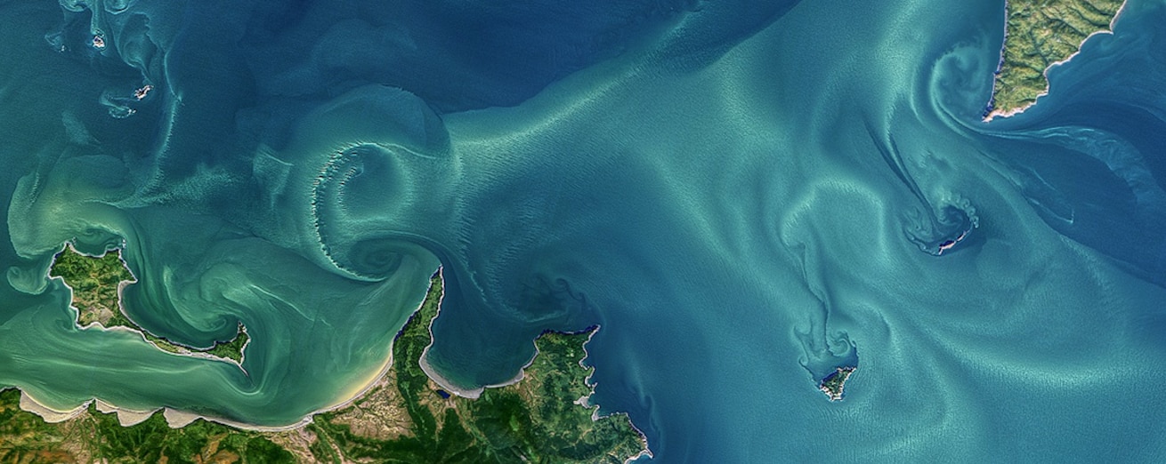 Hyperspectral, satellite, oceans, coasts