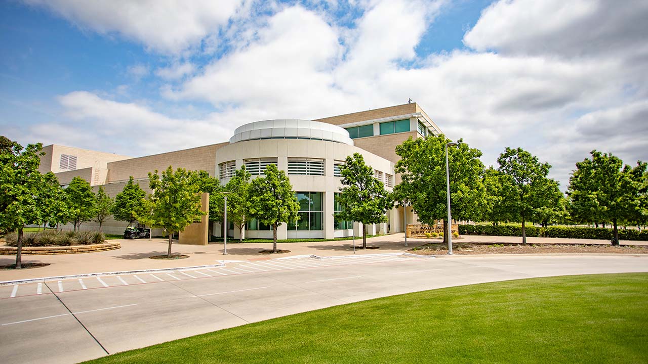 Image of the Jindal School of Management exterior.