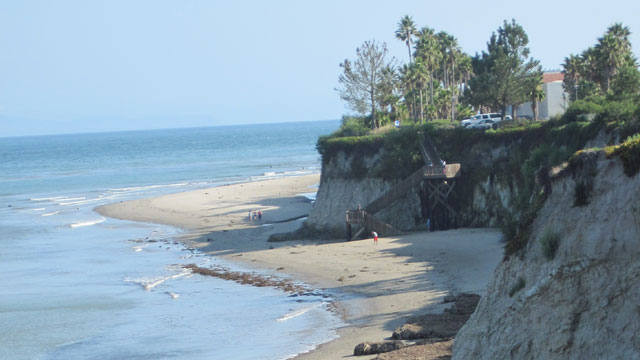 photo of a cliff and the ocean