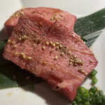 老舗精肉店直送 岡崎焼肉 飛騨牛の奴隷 - 