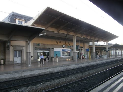 File:Ávila Railway Station, July 2009.jpg