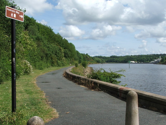 File:Hadrian's Way - geograph.org.uk - 1342025.jpg