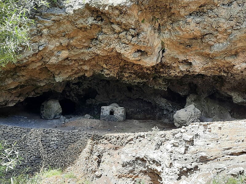 File:Cueva de Belmaco.jpg