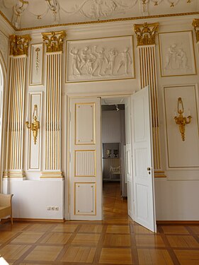 Reliefs in Schloss Fantasie in 2023