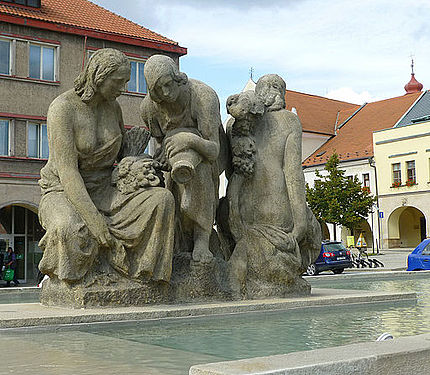 Wine harvest in the Mělník fountain