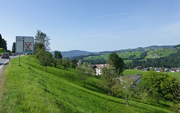 The closure of road 205 to allow repair of the bridge on the Bregenzer Ache (August 2017).