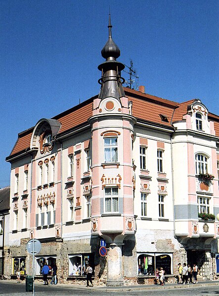 File:20050907 95 Duchkov House Boh89.jpg