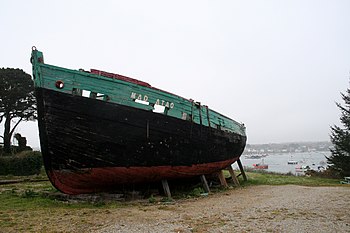 Special prize[1]: First picture of a monument on Wikimedia Commons Mad-Atao boat, destroyed in 2008 Photograph: Claude PERON Licensing: CC-BY-SA-4.0