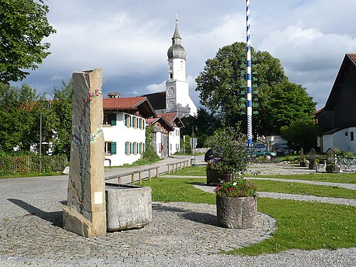 Bad Bayersoien Sculpture & Maypole